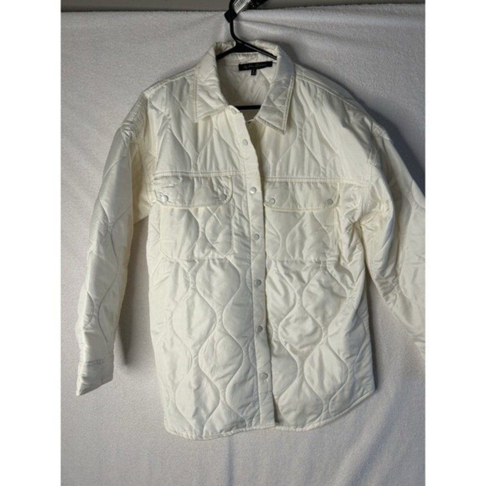 Woman's spring/fall lightweight Jacket Coat Large. White Beautiful Jacket!